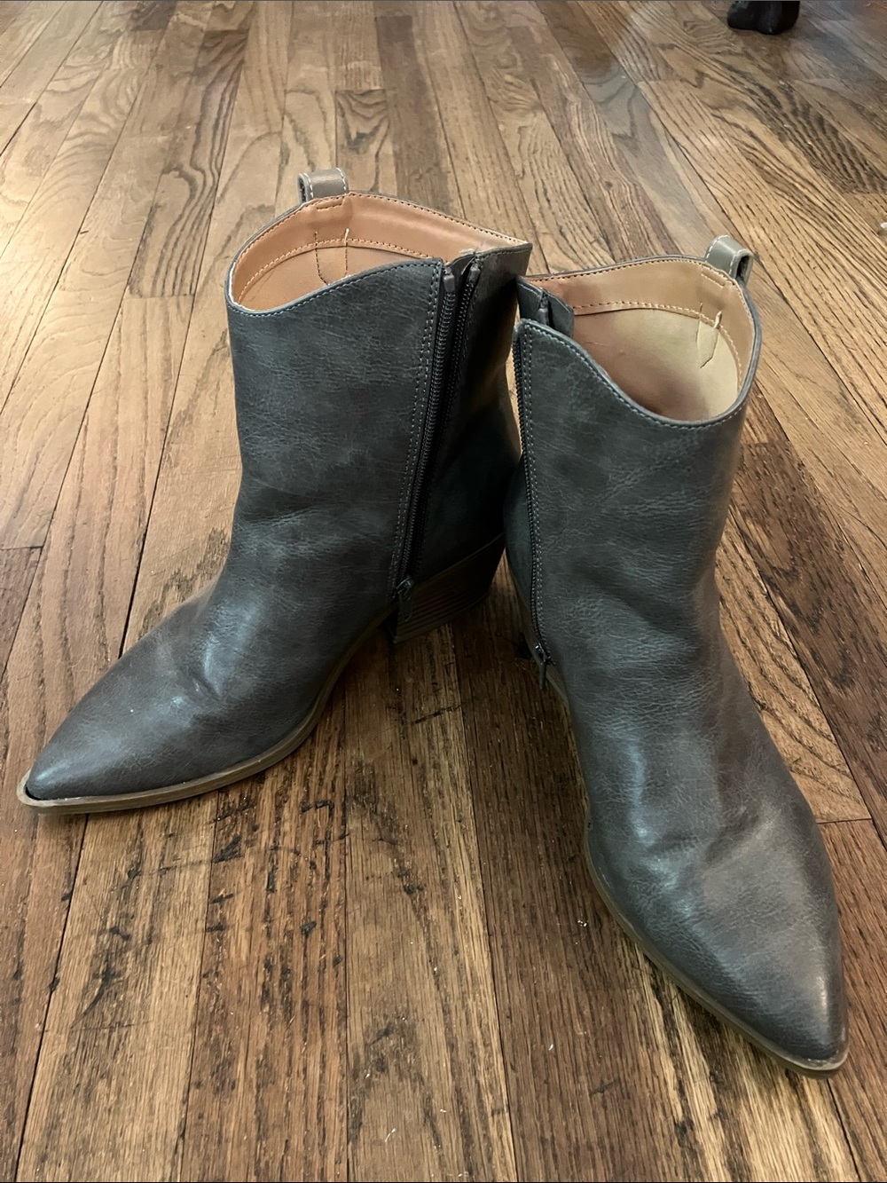 Universal Thread Leather Pointed-Toe Ankle Booties in Dark Gray